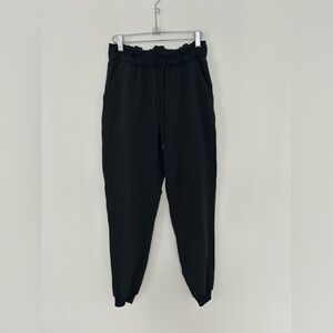 Lululemon Keep Moving Jogger
Black